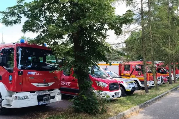 Pożegnanie druha Zenona Pawlaczyka – strażacy z powiatu szamotulskiego i poznańskiego oddali hołd