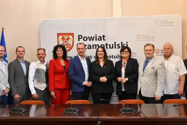 Samorządowcy z powiatu szamotulskiego rozmawiali z wicewojewodą o ochronie ludności i drogach