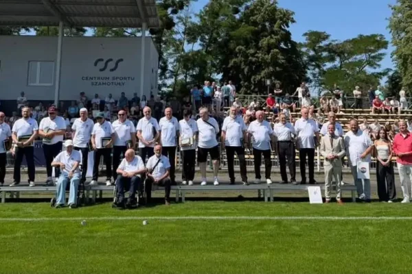 Legenda wróciła na boisko: Prezentacja drużyny Sparty Szamotuły z 1976 roku
