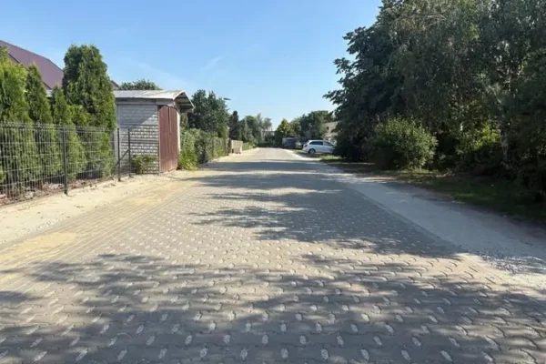 Zakończono dwie inwestycje drogowe w gminie – nowe nawierzchnie w Wielonku i Oporowie