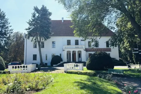 Wakacyjna lekcja historii: dzieci zwiedziły Zamek Górków w Szamotułach