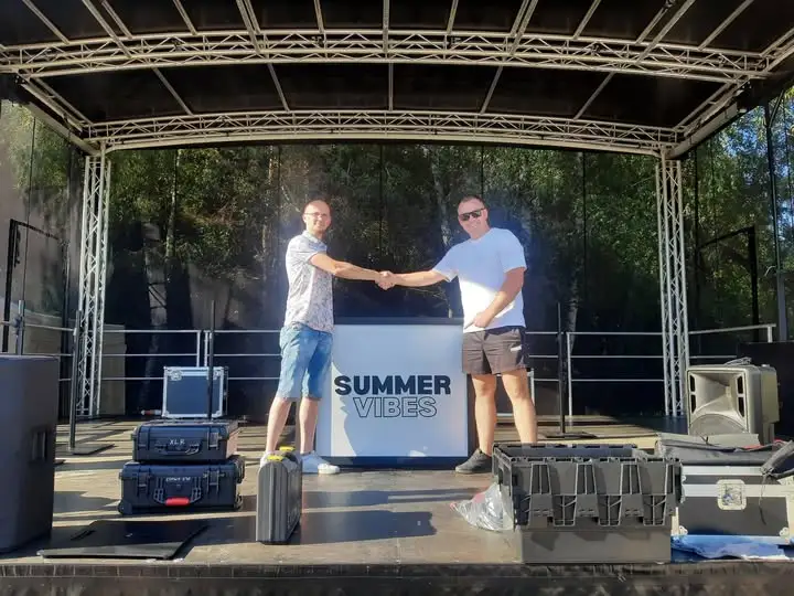 Summer Vibes w Zielonejgórze: Damian Mayer Majerowicz gwiazdą wieczoru na przystani