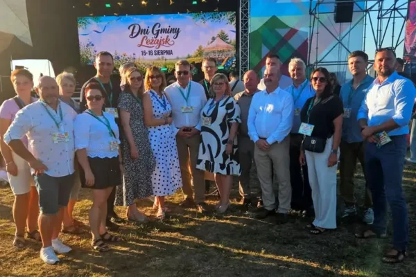 Delegacja z Pniew z wizytą partnerską na dożynkach w Leżajsku