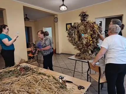 Wieniec dożynkowy w gminie Kaźmierz – dzieło rąk i serc lokalnych KGW