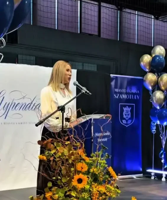 Gala Stypendialna w Szamotułach: 140 uczniów odebrało wyróżnienia burmistrza
