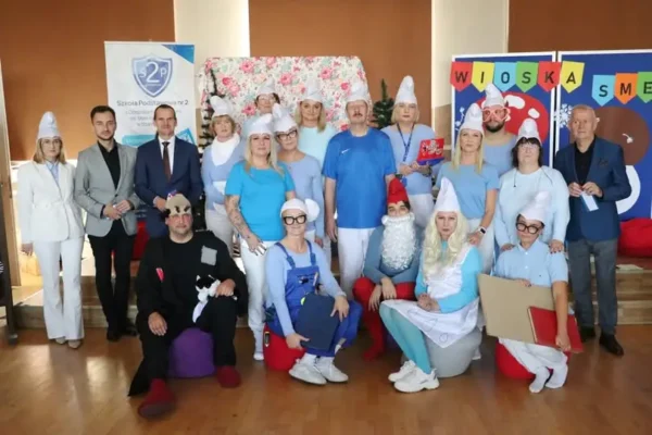 Smerfowy Dzień Nauczyciela w Szkole Podstawowej nr 2 w Szamotułach
