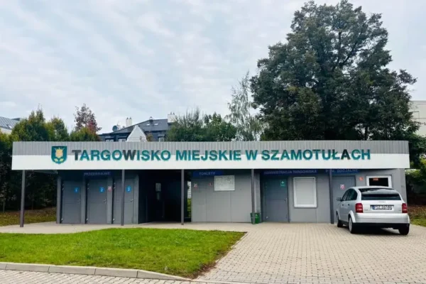 Toalety miejskie na targowisku w Szamotułach czynne przez cały tydzień