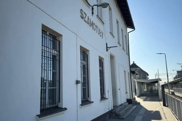 Szamotulski dworzec kolejowy przejdzie modernizację – historyczny wygląd i nowe funkcje społeczne