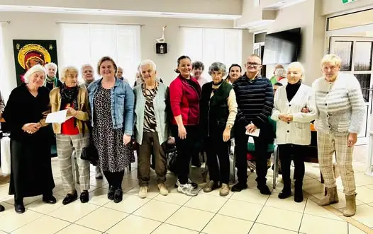 Seniorzy z Szamotuł uczyli się bezpiecznego ruchu pod okiem fizjoterapeutki