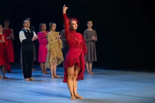 Szamotulanka Aleksandra Januszak-Kacperska tańczy Izabelę Łęcką w baletowej „Lalce” w Szczecinie